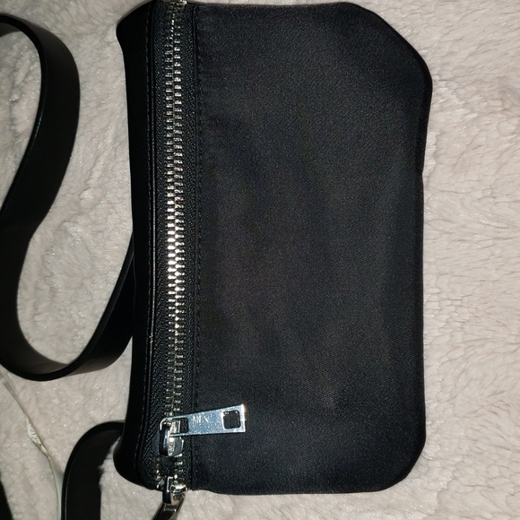 NEW- Style & Co Black Waist Pack/ Fanny Pack, Nylon, Sz Medium - Picture 2 of 6